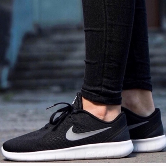 Nike Shoes - Nike free run women’s Black running shoes